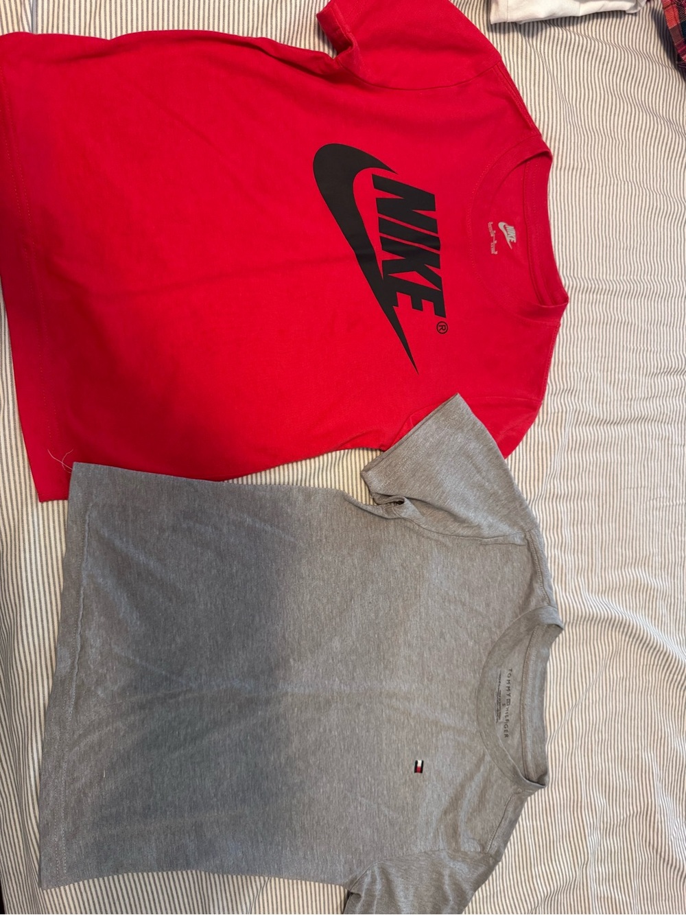 Tommy Hilfiger Gray Short Sleeve Tee with Small Logo